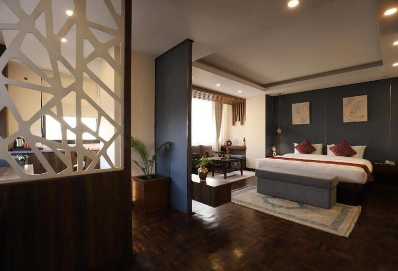 سوییت با چشم‌انداز کوه, Apex Business Hotel   Airport