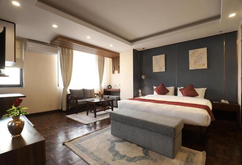 سوییت با چشم‌انداز کوه, Apex Business Hotel   Airport