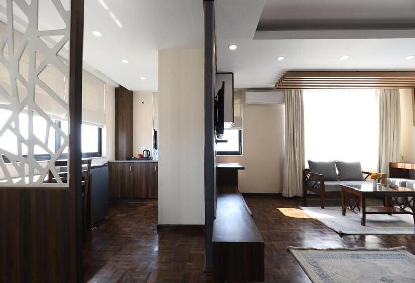 سوییت با چشم‌انداز کوه, Apex Business Hotel   Airport