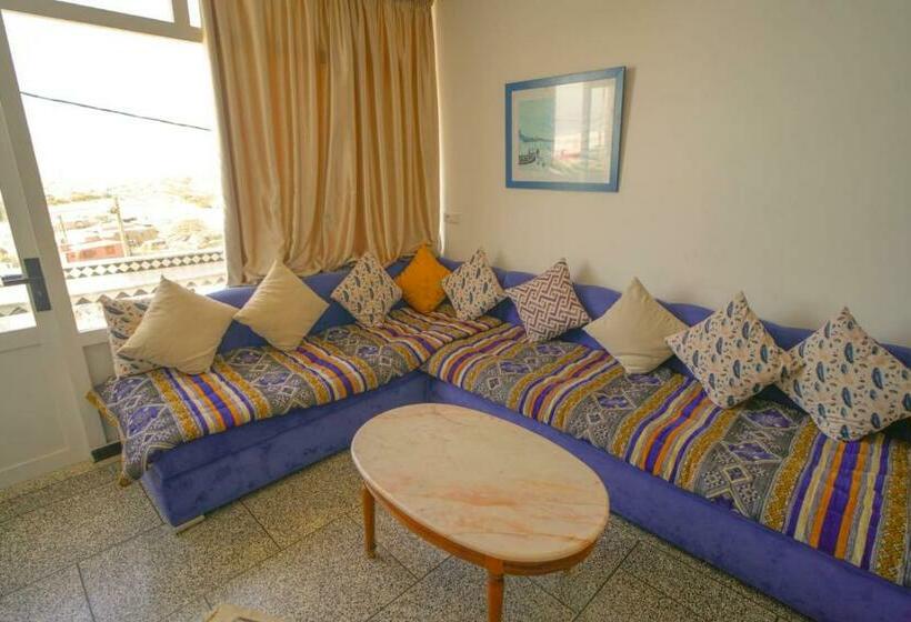استودیو استاندارد با بالکن, Big Blue Guest House