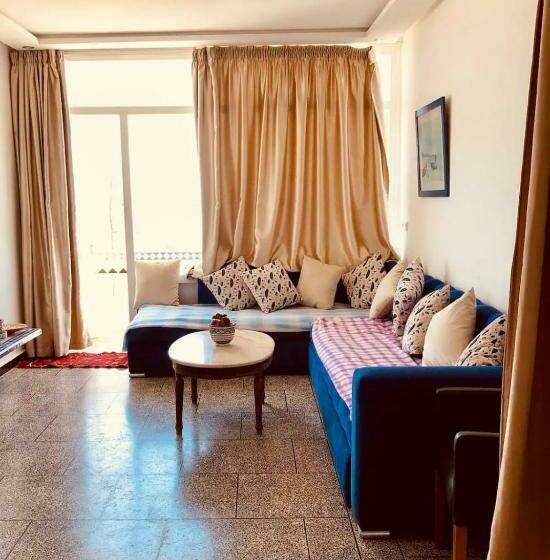 استودیو استاندارد با بالکن, Big Blue Guest House