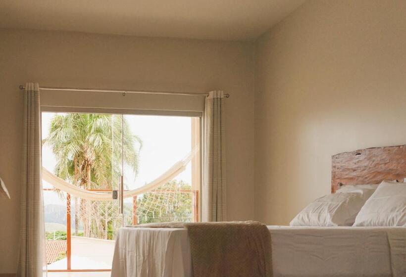 اتاق لوکس با بالکن, Pousada Paraiso