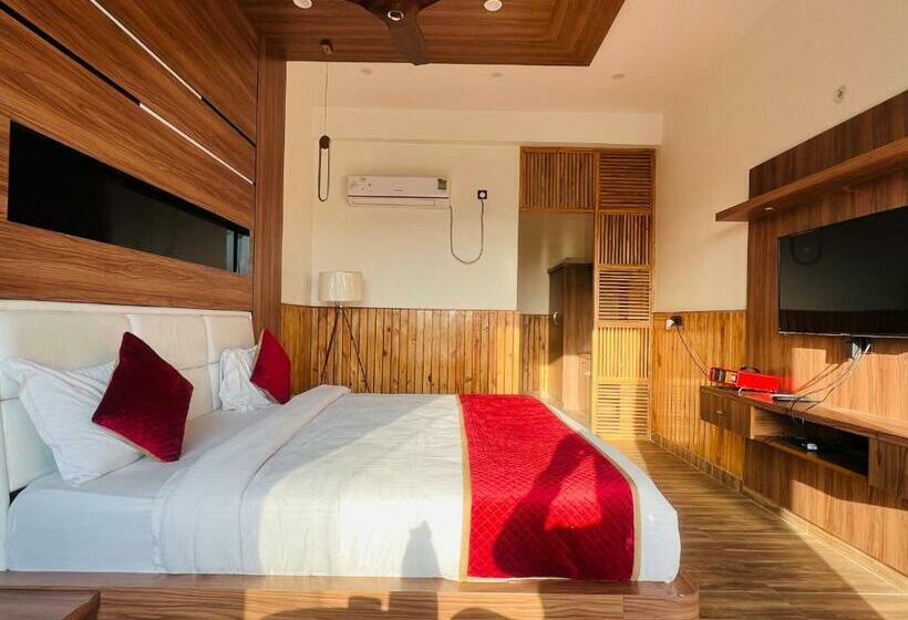 سوییت اجرایی, Merriment The Three Heavens Resort