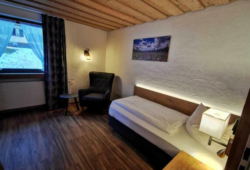 اتاق استاندارد یک نفره, Gasthof & Hotel Zur Post