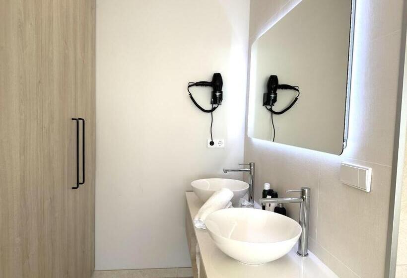 اتاق استاندارد با تخت بزرگ, Otantus