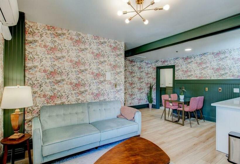 سوئیت با تخت بزرگ, Suite 2 Historic Art City Inn