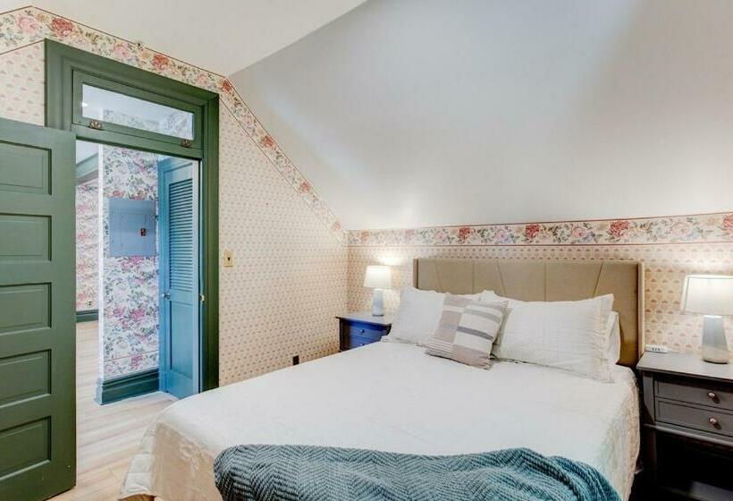 سوئیت با تخت بزرگ, Suite 2 Historic Art City Inn