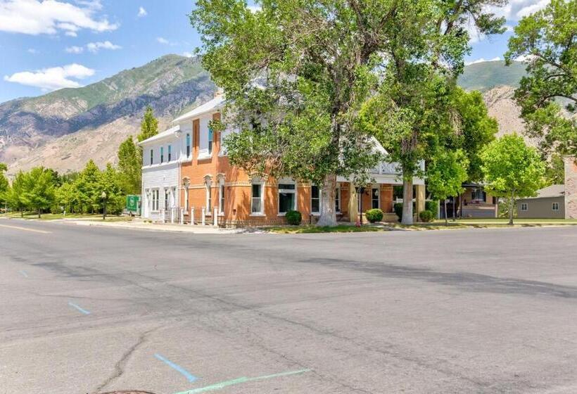 استودیوی استاندارد, Suite 5 Historic Art City Inn