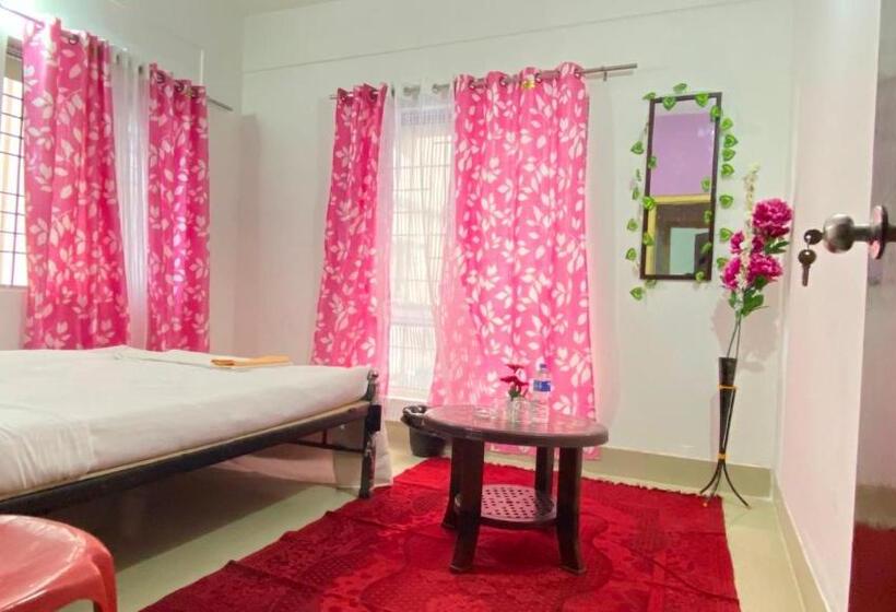 اتاق استاندارد, Oyo Cozy Guest House