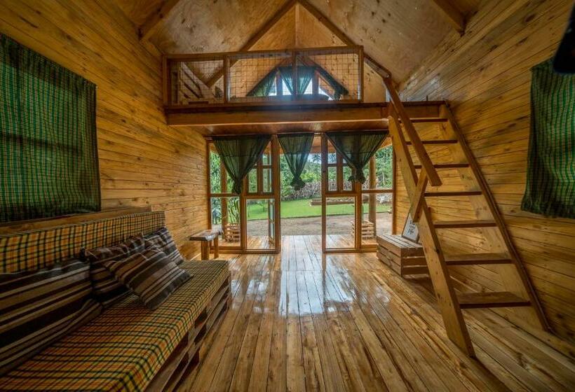 اتاق استاندارد سه نفره, River Off Grid Eco Cabins