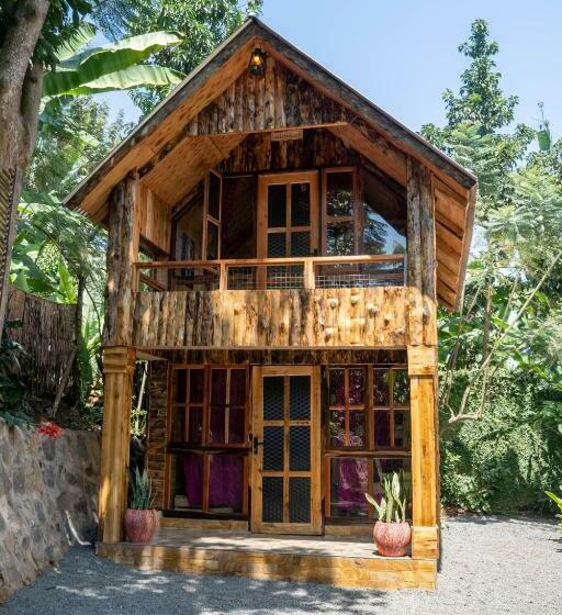کلبه ییلاقی سوپریور یک خوابه, River Off Grid Eco Cabins