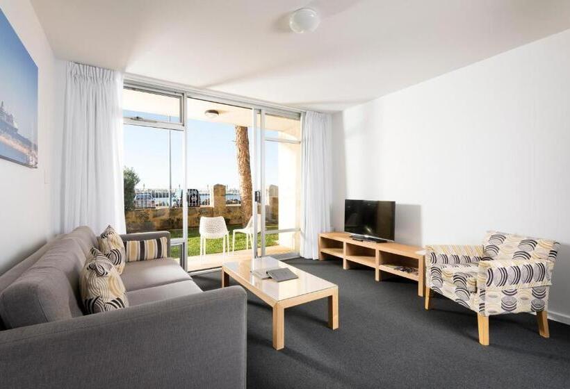 2 Bedroom Apartment with Views, Be Fremantle Apartments