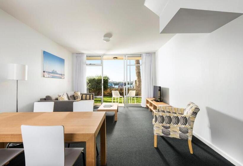 2 Bedroom Apartment with Views, Be Fremantle Apartments