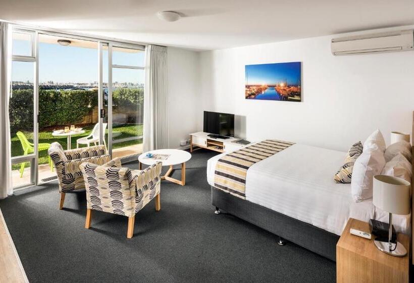 استودیوی استاندارد, Be Fremantle Apartments