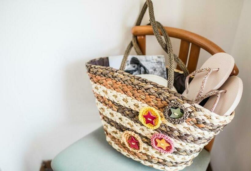 اتاق استاندارد چهار تخته, Bettina