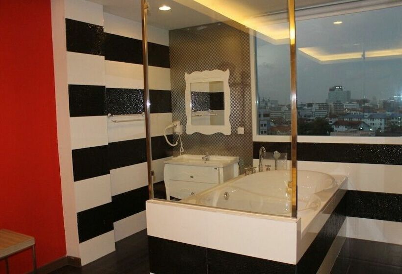 اتاق لوکس, Chariot Pattaya