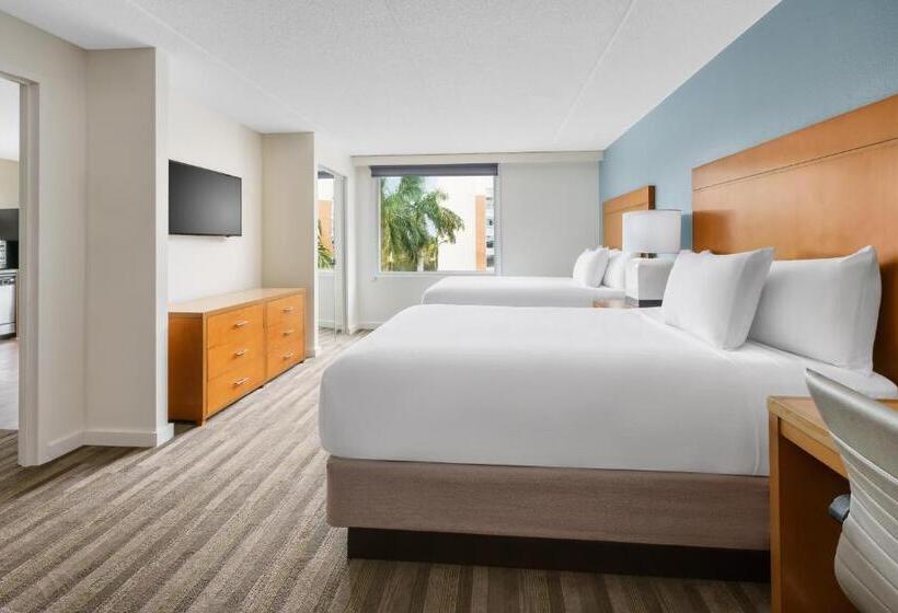 Suite Adapted for people with reduced mobility, Hyatt House Ft. Lauderdale Airport South