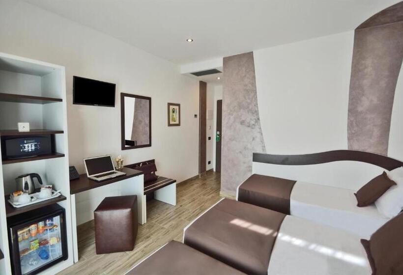 3 Bett Superior Zimmer, Luxor Florence