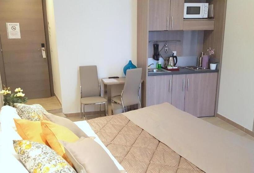 استودیو استاندارد با بالکن, Luxor Florence