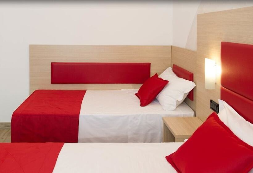 3 Bett Superior Zimmer, Luxor Florence