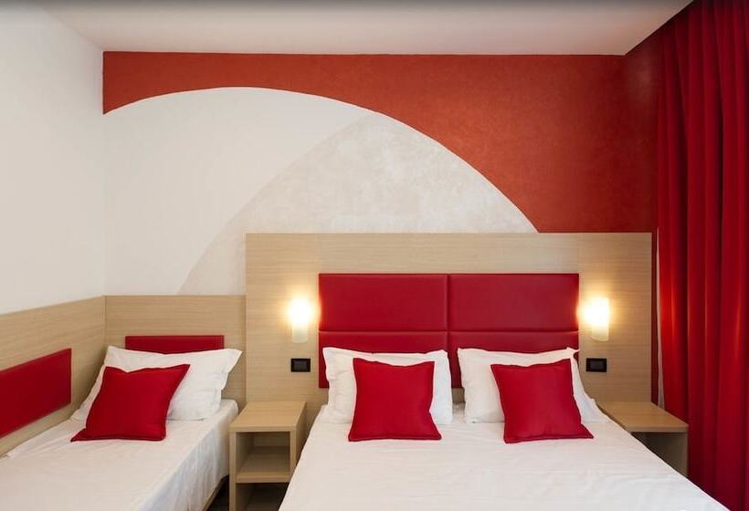 3 Bett Superior Zimmer, Luxor Florence