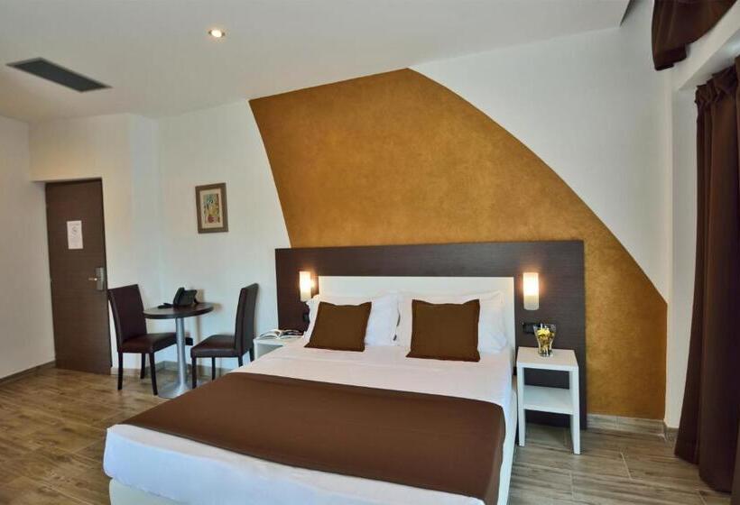 سوییت جونیور, Luxor Florence