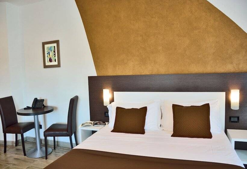 سوییت جونیور, Luxor Florence