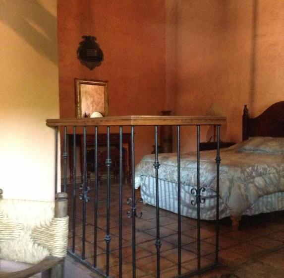 اتاق استاندارد با 2 تخت دوبل, Meson De San Antonio