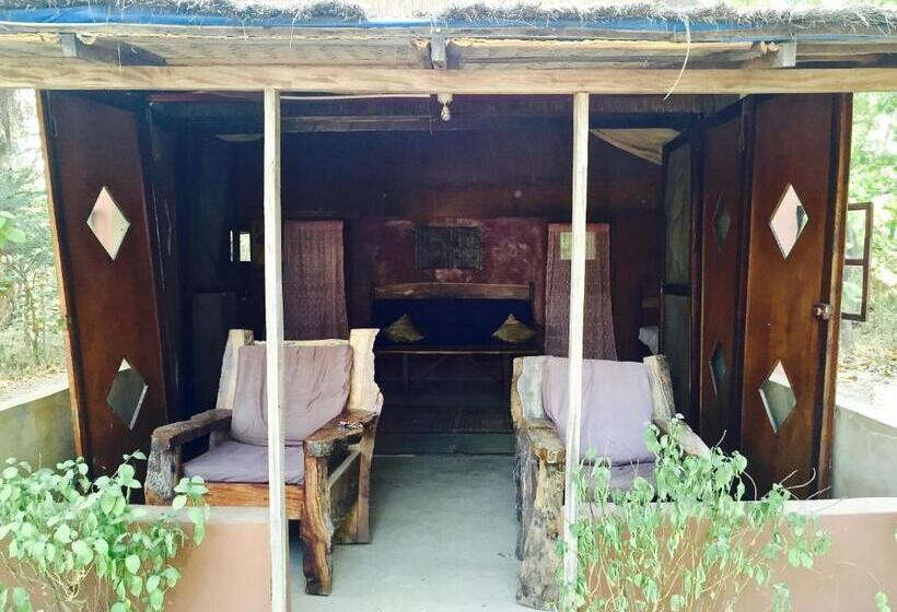 اتاق خانوادگی با چشم‌انداز دریا, Nemasu Ecolodge