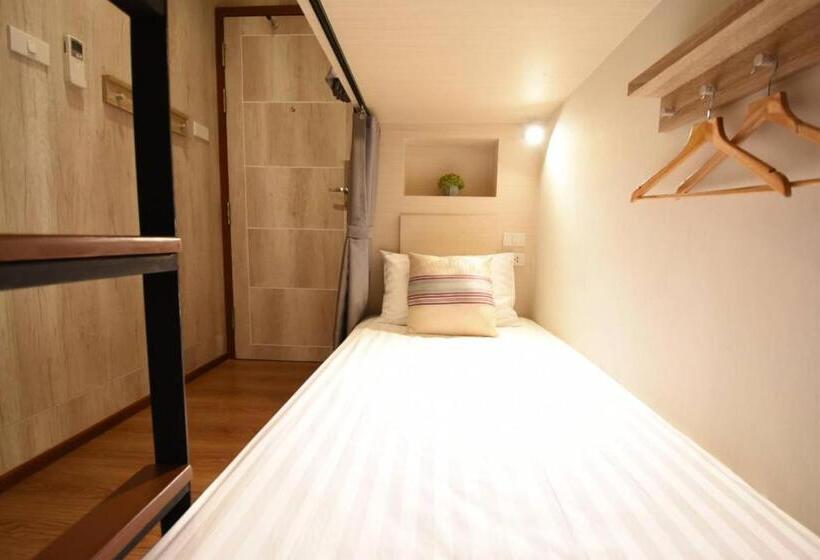 Bed in Shared Room with Shared Bathroom, Silom Forest Exclusive Residence