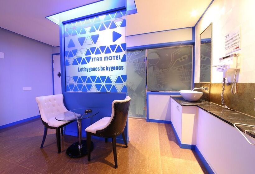 اتاق استاندارد, Star Motel