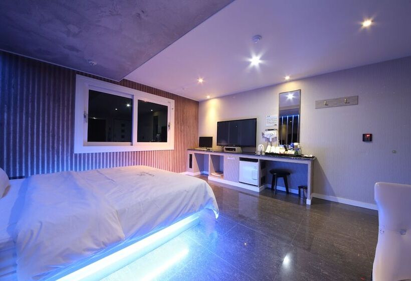 اتاق استاندارد, Star Motel
