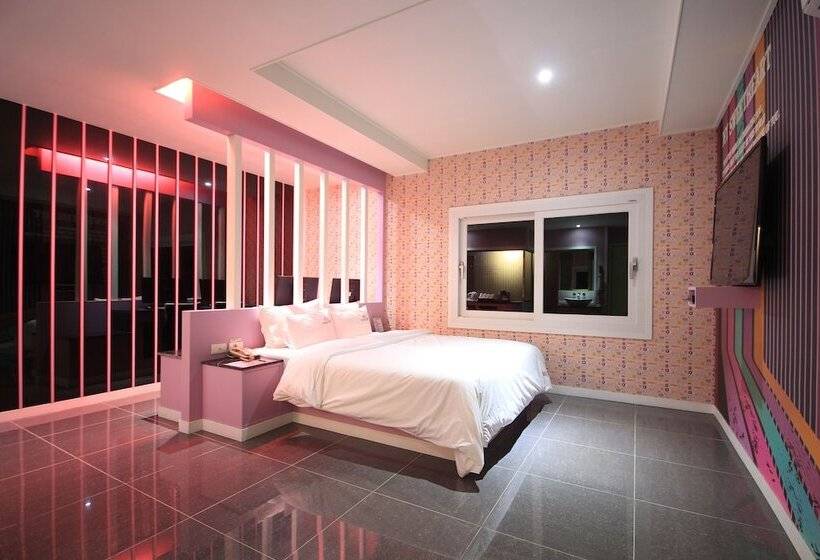اتاق سوپریور, Star Motel