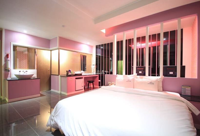 اتاق سوپریور, Star Motel