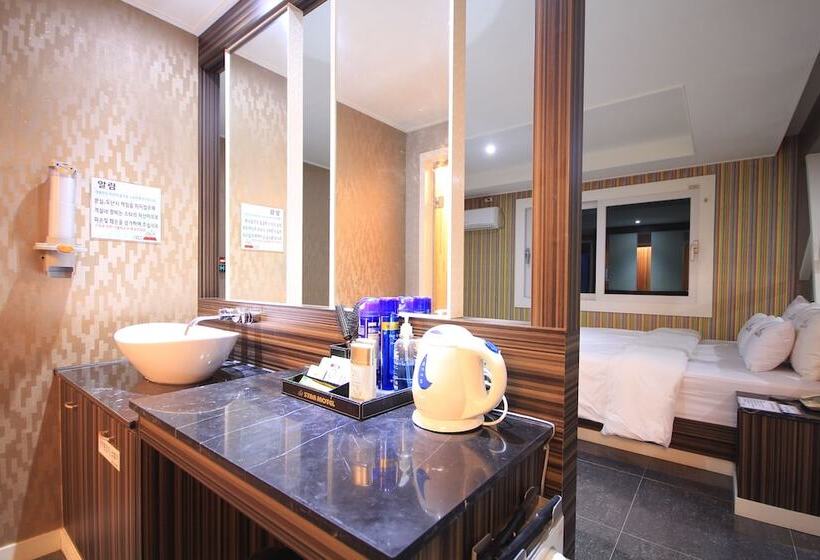 اتاق سوپریور, Star Motel