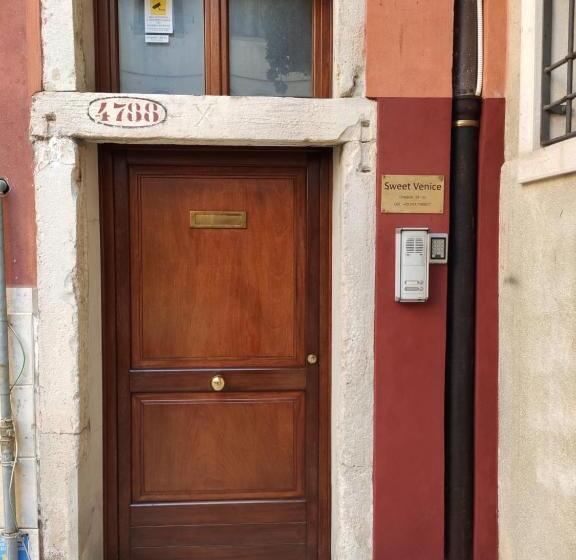 اتاق استاندارد سه تخته با سرویس بهداشتی مشترک, Sweet Venice   Rooms & Apartments