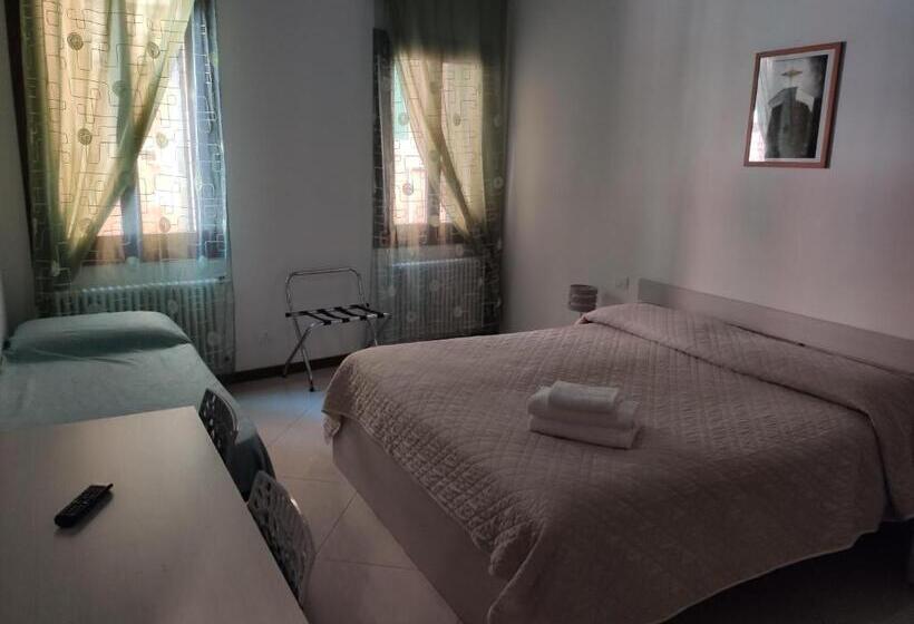 اتاق استاندارد سه تخته با سرویس بهداشتی مشترک, Sweet Venice   Rooms & Apartments