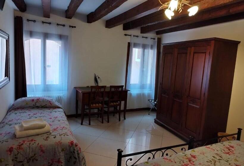 اتاق استاندارد سه تخته با سرویس بهداشتی مشترک, Sweet Venice   Rooms & Apartments