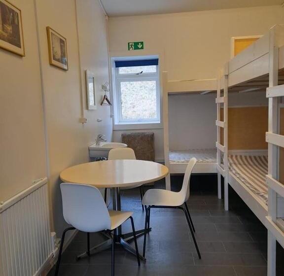 اتاق خانوادگی با سرویس بهداشتی مشترک, Bergistangi Hostel