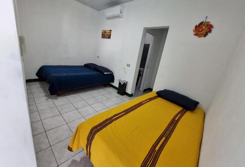 اتاق استاندارد سه نفره, Villas Lucciana