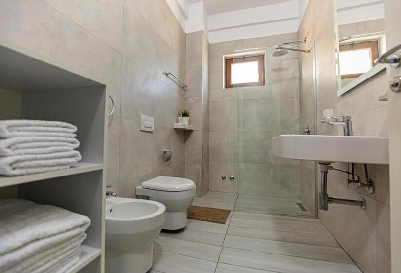 Deluxe Suite Sea View, Amare