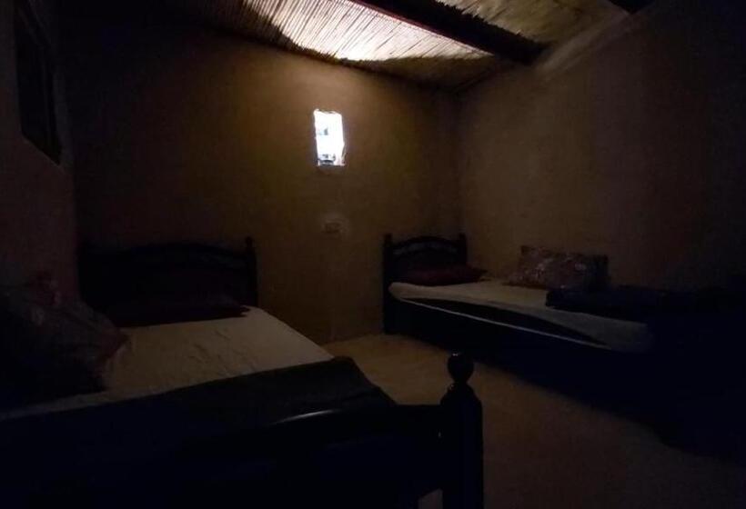 Standard room with outdoor bath, Wadi Ghwere Camp مخيم وادي الغوير