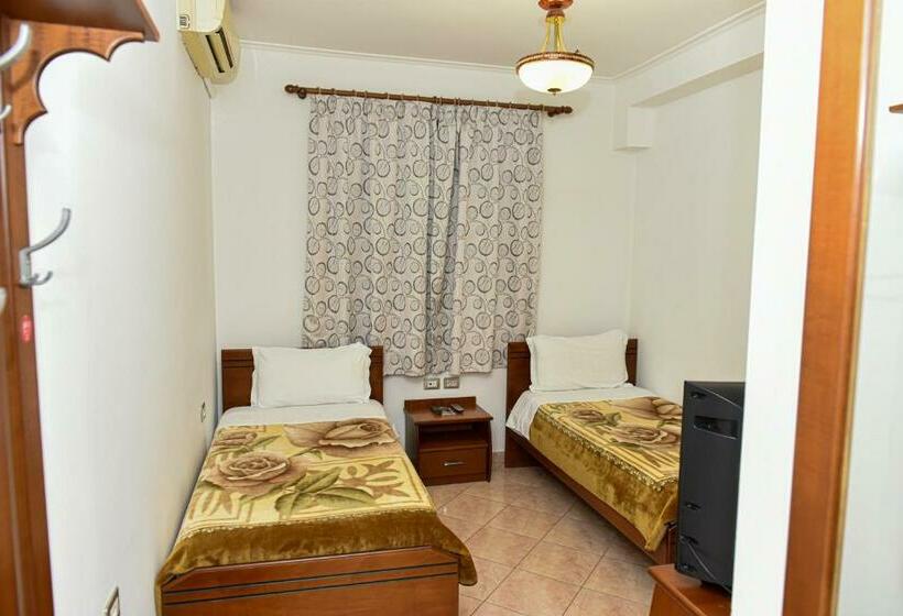 اتاق استاندارد, Tomorri