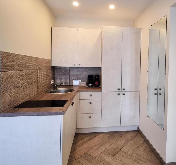 اتاق استاندارد, Amber Drop Apartments