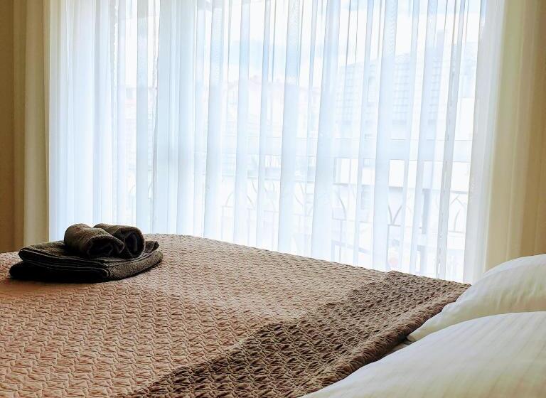 اتاق استاندارد با بالکن, Amber Drop Apartments