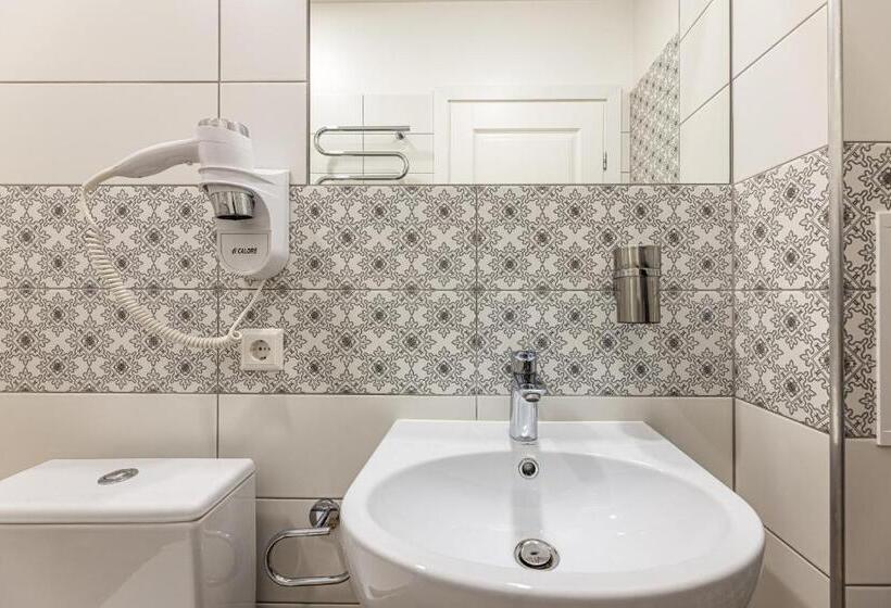 استودیوی استاندارد, Amber Drop Apartments