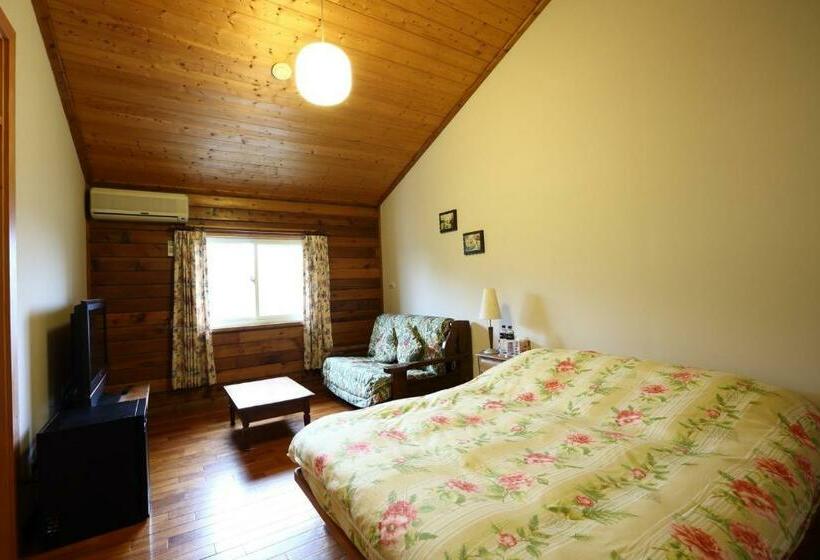 اتاق خانوادگی, Country Story B&b