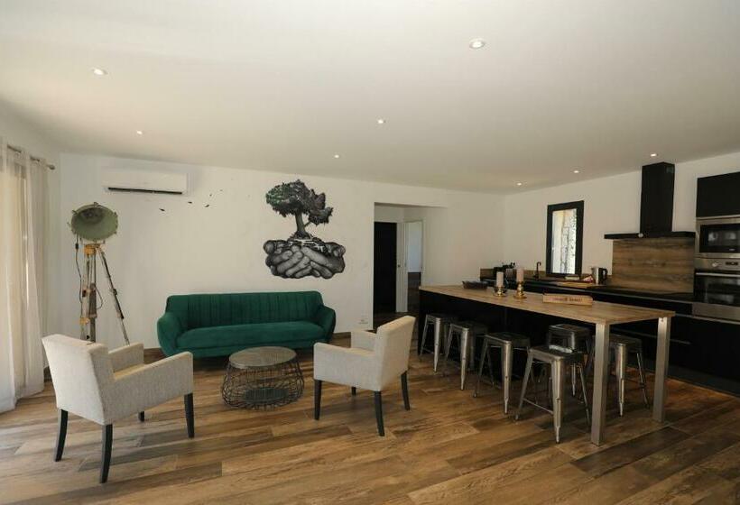 ویلای یک اتاق خوابه با استخر شنا, Hôtel Confidentiel Le Grecale