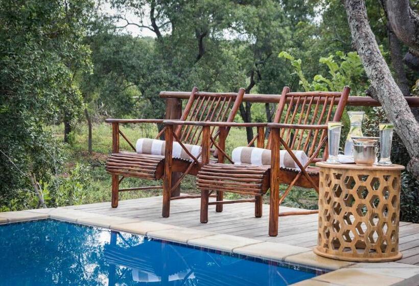 اتاق استاندارد با تخت بزرگ, Ndlovu Safari Lodge