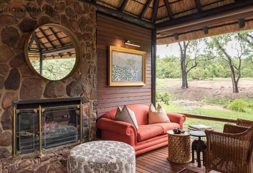 اتاق استاندارد با تخت بزرگ, Ndlovu Safari Lodge
